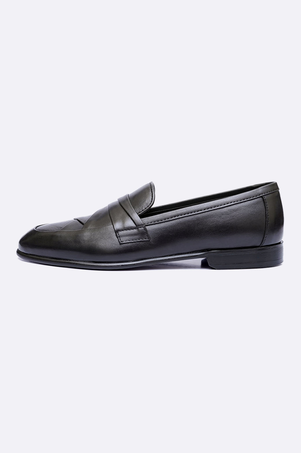 1687 BKA Black Moccasin