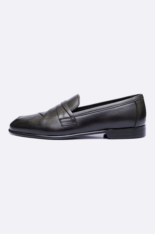 1687 BKA Black Moccasin