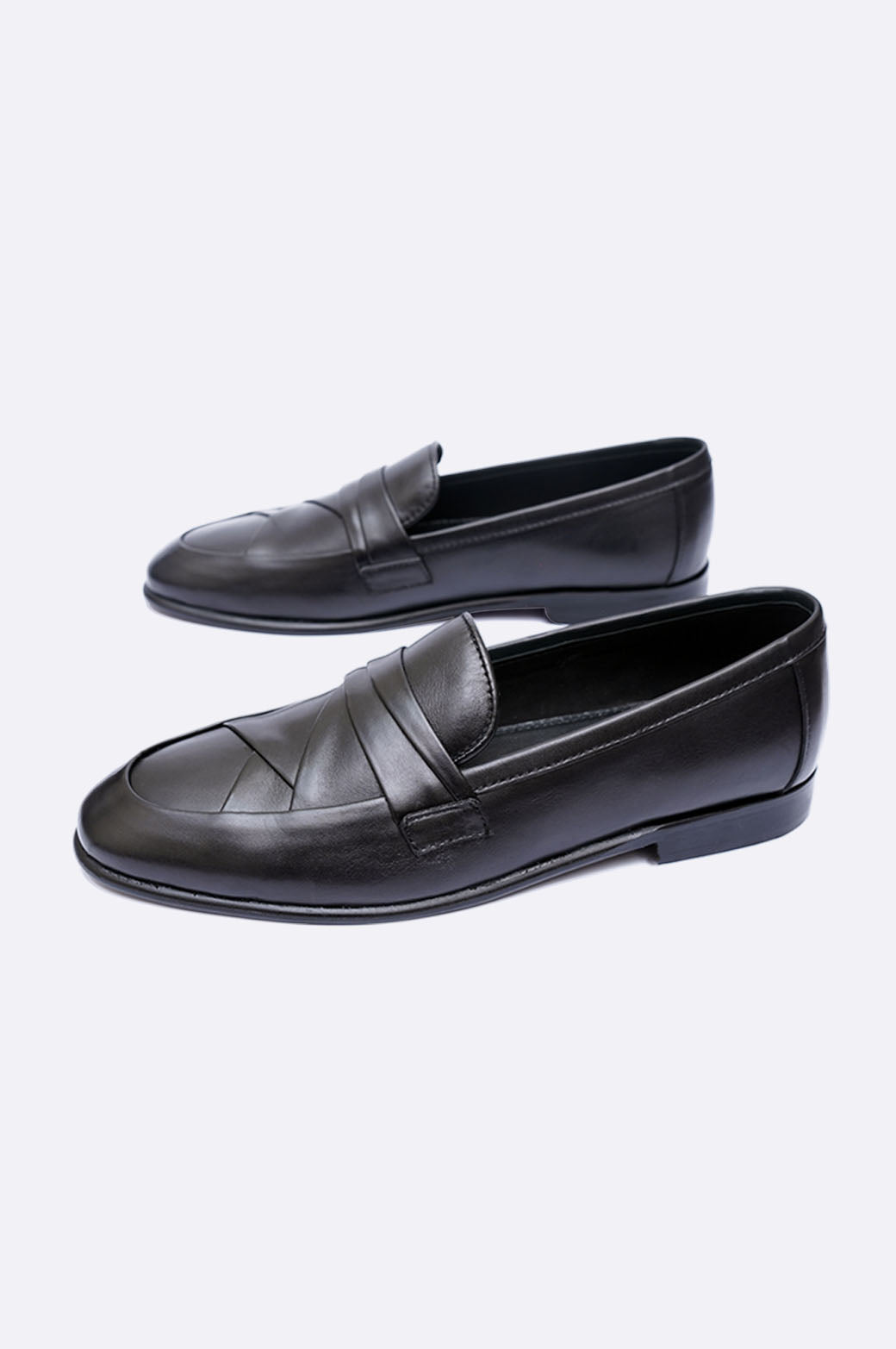 1687 BKA Black Moccasin